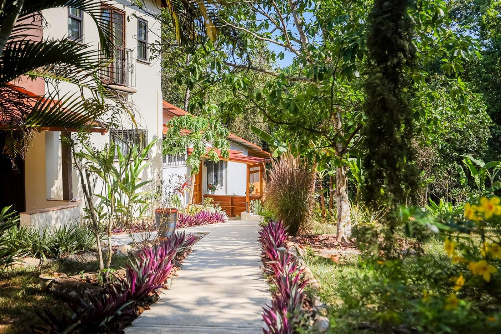 Sattva Land Hotel Belmopan Eksteriør billede